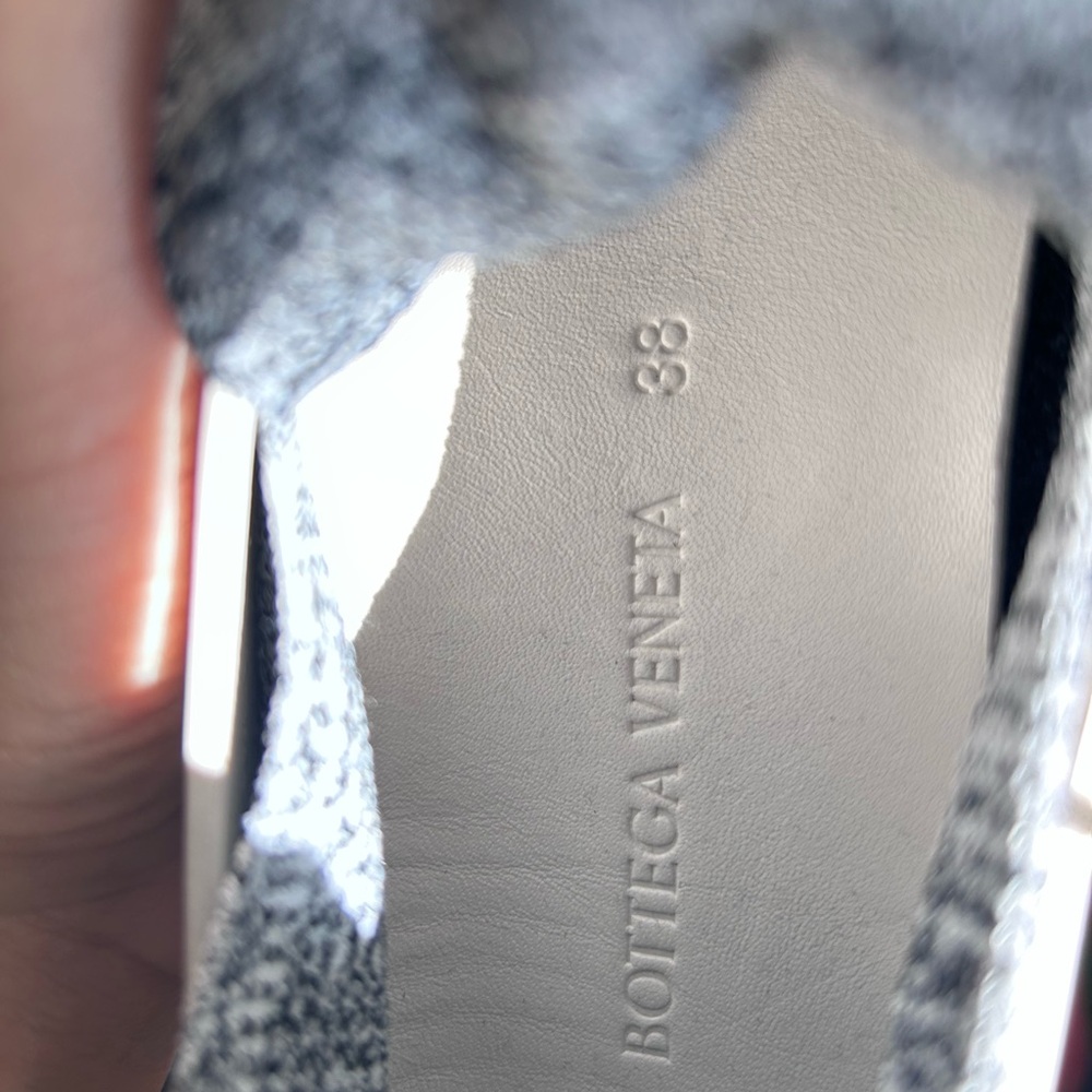 Brand New Bottega Veneta White Climber Sneakers - Picture 4 of 14